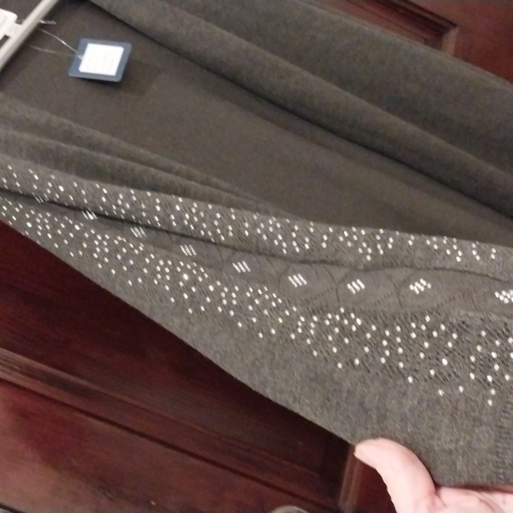 LADIES CHARCOAL GREY SWEATER WITH RHINESTONES ON SLEEVES. NWT, SZ XL